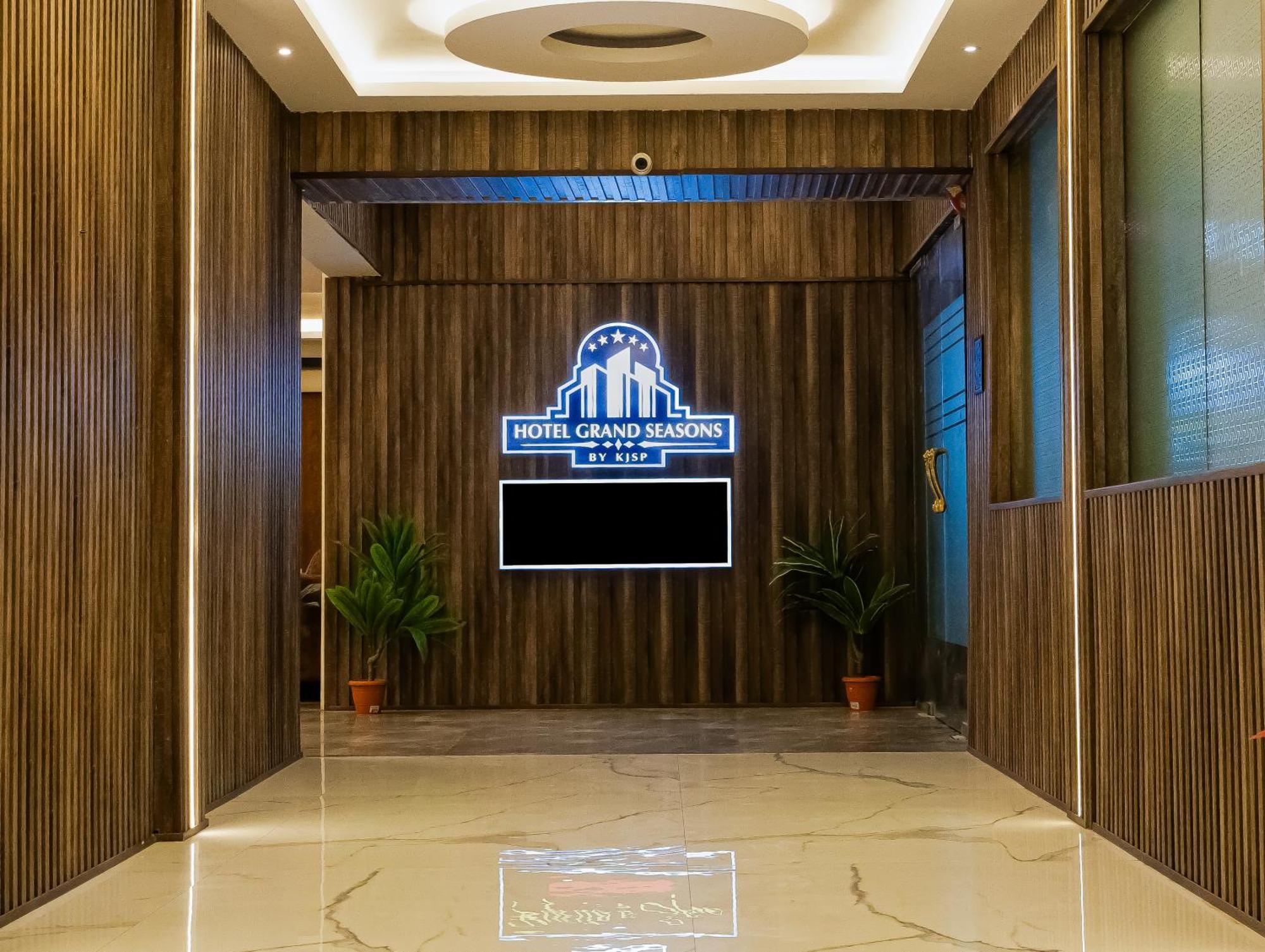 Hotel Grand Seasons- 纳威孟买 外观 照片