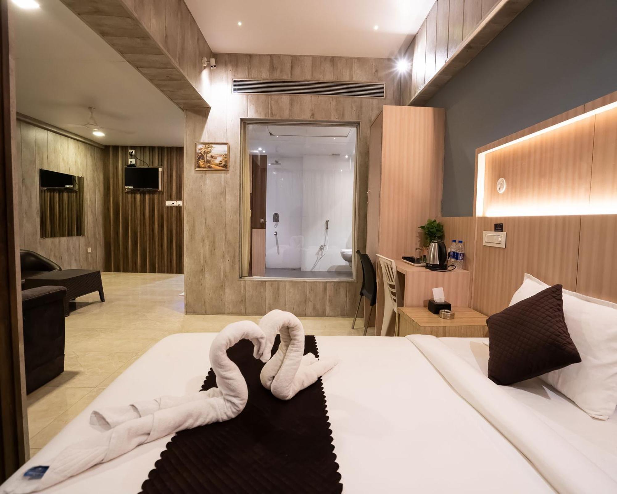 Hotel Grand Seasons- 纳威孟买 外观 照片